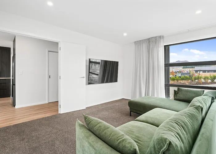 Scenic Riverslea -